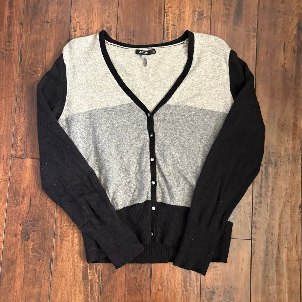 Apt 9 Cashmere Sweater Womens M Gray Black Colorblock Luxury Soft Button Up